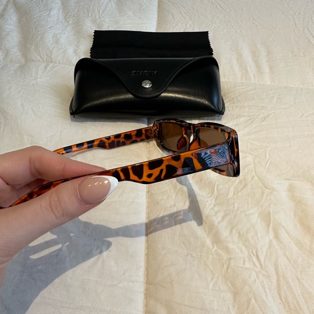 Shein Squared Framed Tinted Sunglasses - Picture 7 of 7